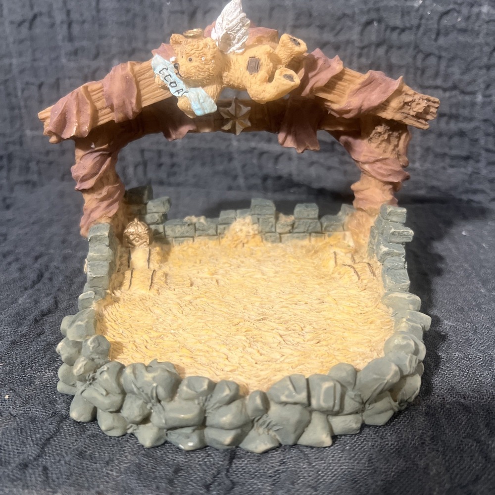 C Cory Resin little Bear‎ Nativity Stable